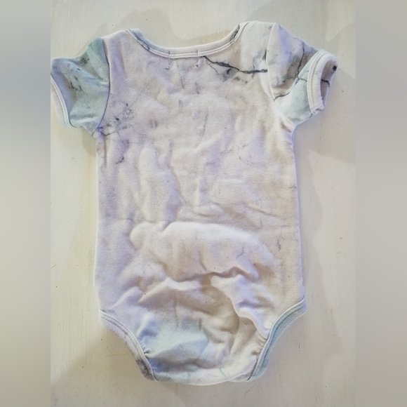 Milano Di Rouge Signature Short Sleeve Onesie| 3-6 Mo. | Marble - Picture 7 of 9